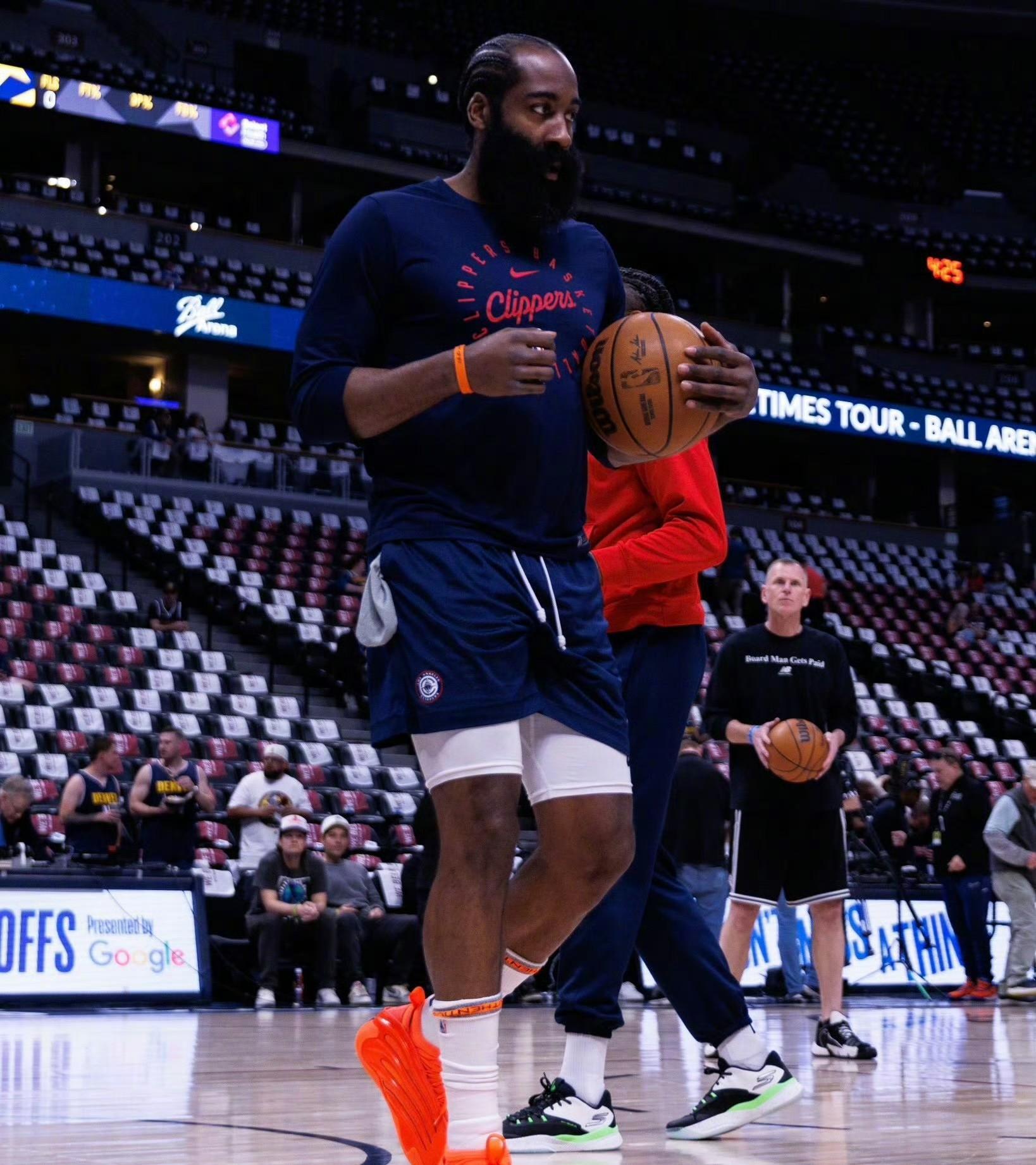 开云中国官网-巴塞罗那引发争议!,哈登官方宣布战术调整新规赛场气氛高涨-开云中国官网