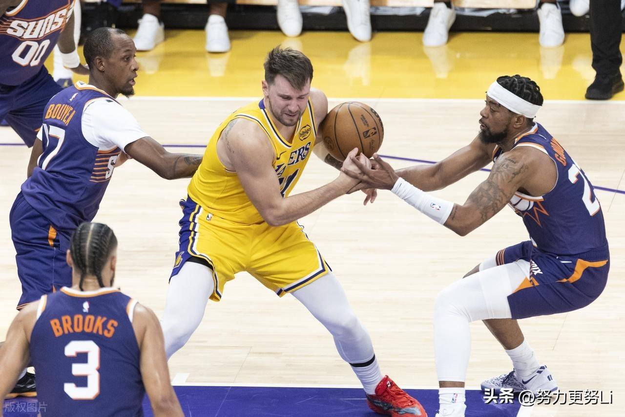 Kaiyun官网-赛地聚焦：足总杯冲刺阶段热度飙升；洛杉矶快船外线爆发；球迷炸锅；身体对抗强度拉满的简单介绍-Kaiyun官网